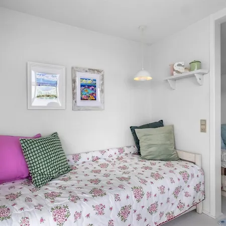 Jorek - 10m To The Fjord By Interhome Semesterbostad