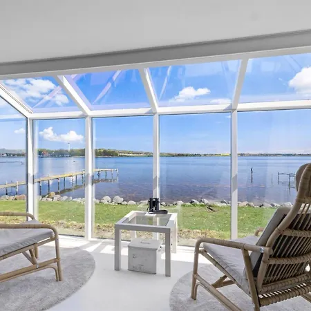 Jorek - 10m To The Fjord By Interhome Semesterbostad