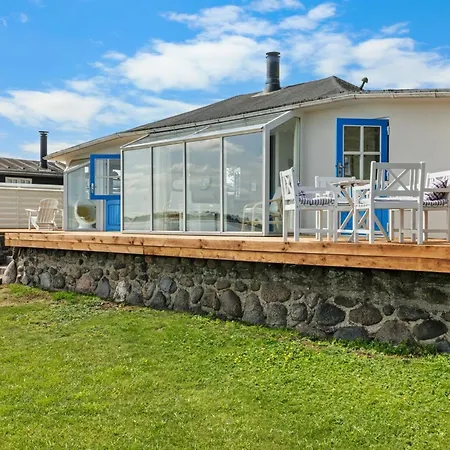 Jorek - 10m To The Fjord By Interhome *