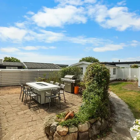 Jorek - 10m To The Fjord By Interhome Munkebo