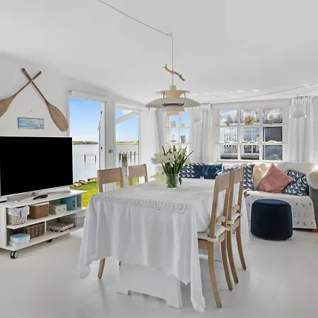 Jorek - 10m To The Fjord By Interhome Munkebo