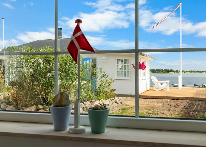 Jorek - 10m To The Fjord By Interhome *