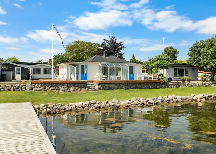 Jorek - 10m To The Fjord By Interhome Munkebo