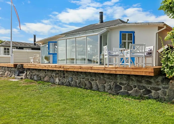 Jorek - 10m To The Fjord By Interhome *