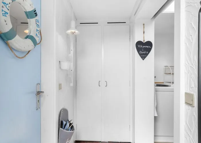 Jorek - 10m To The Fjord By Interhome *