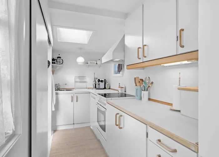 Jorek - 10m To The Fjord By Interhome